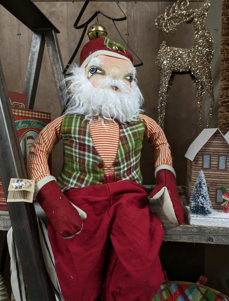 The creepiest Santa I've ever seen