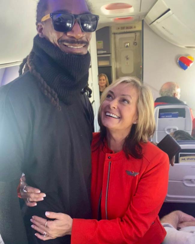 Flight attendant thought she met Snoop Dogg during her flight