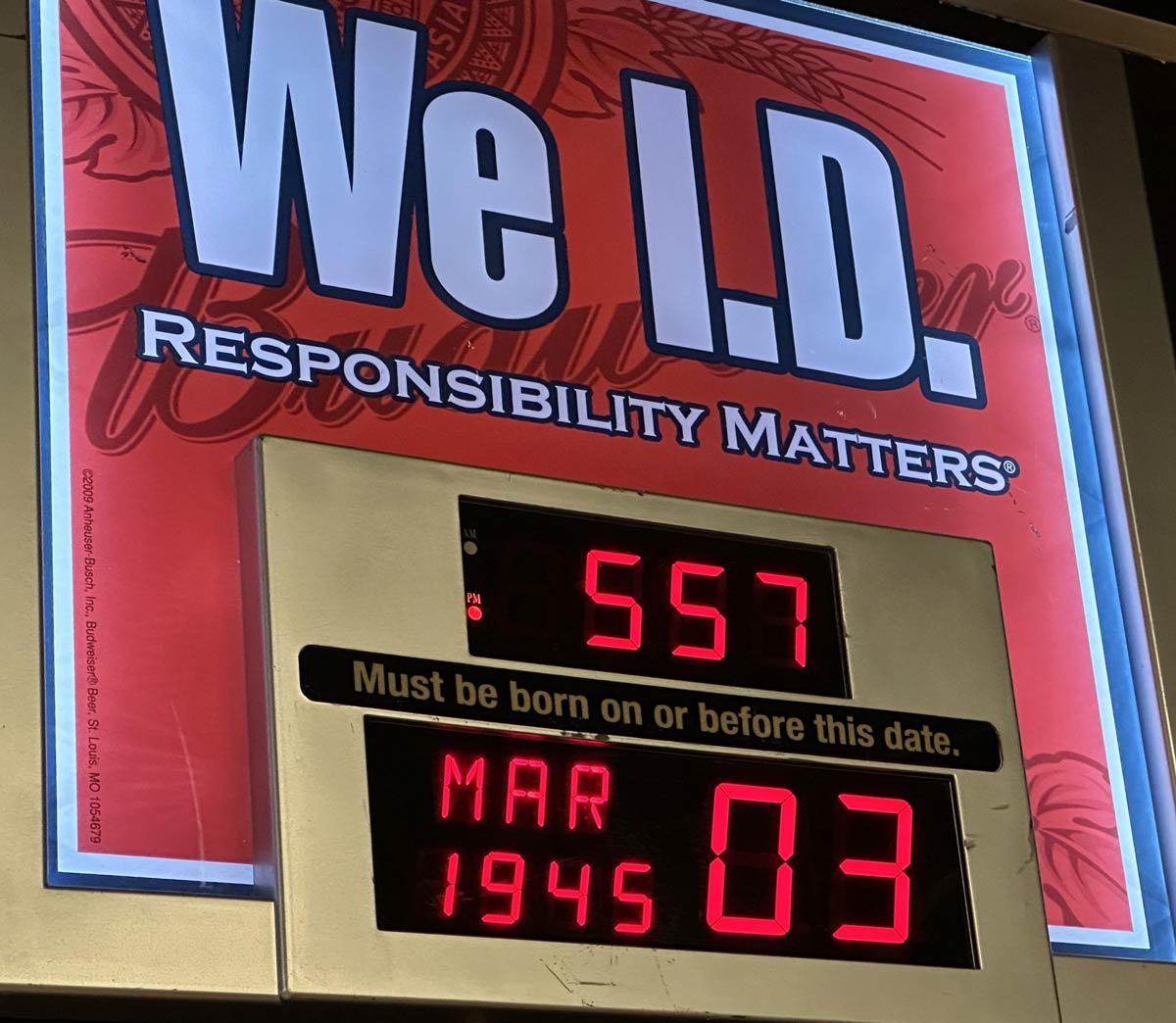 Drinking age sign at an extra-responsible restaurant