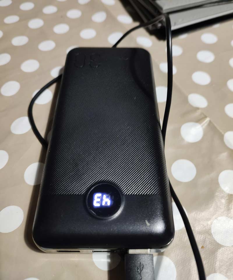 Took me a second to realise my powerbank was at 43% and wasn't giving me attitude