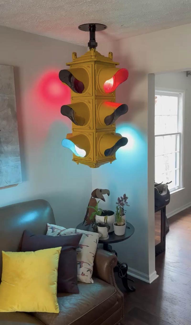 Cousin added fully functioning stop light to his living room
