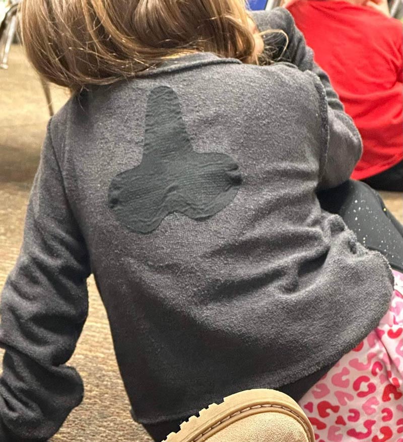 Friend put her daughter’s unicorn sweater on inside out and sent her to school like this