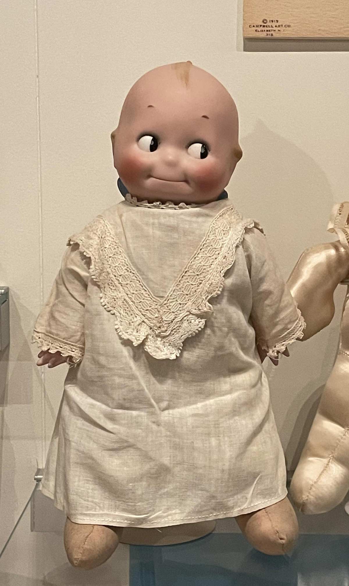 This doll’s face