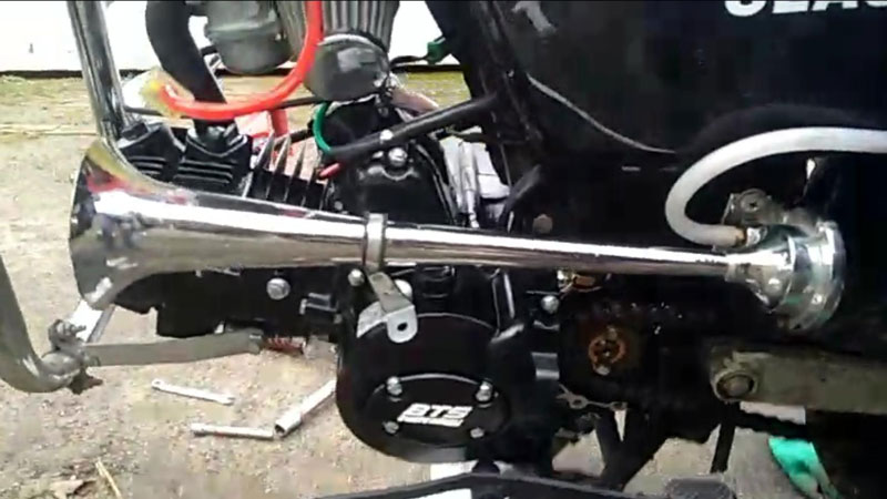Mounted a semi truck horn on my bike for stupid drivers