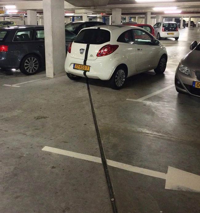 Is that car is in two pieces?