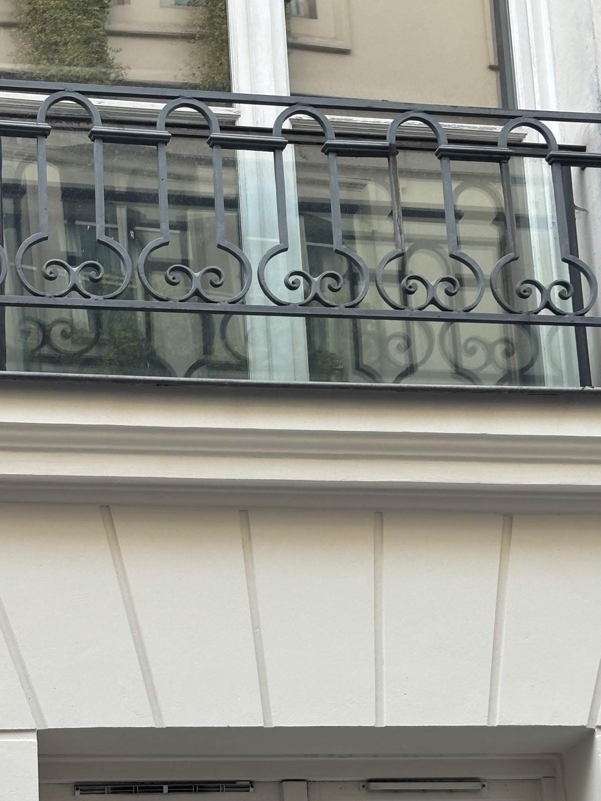 These window bars in France look kinda strange